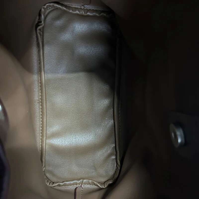 Fashionable Large-Capacity Open Soft PU Crossbody Commuter Travel Handbag Solid Color Bury Retro