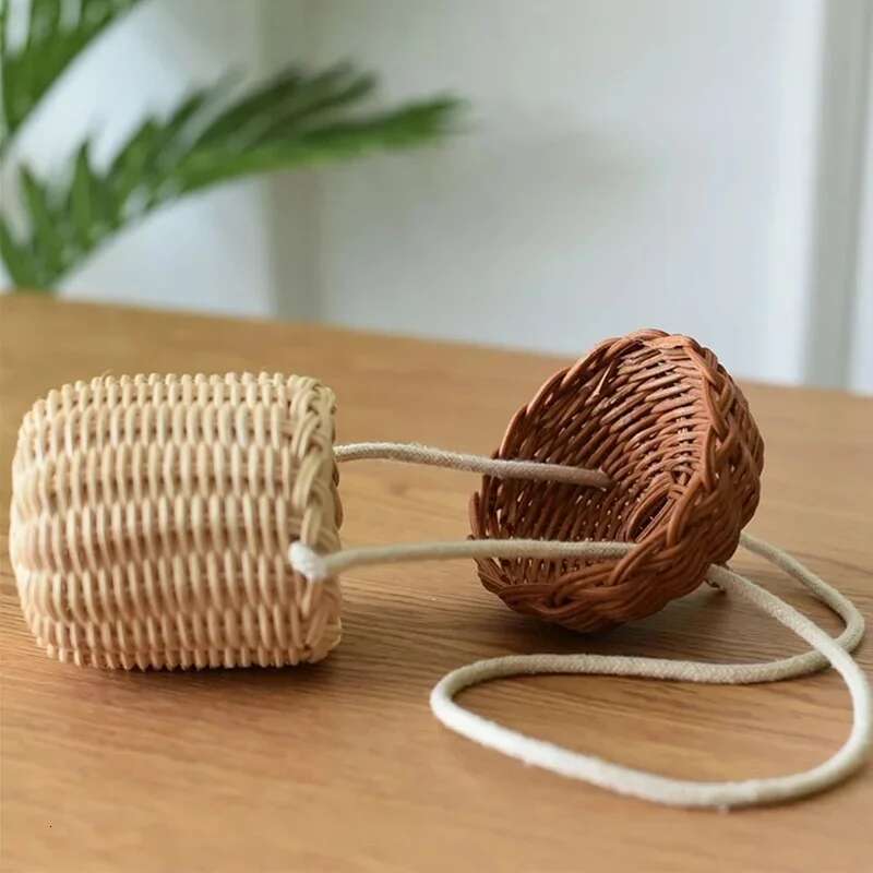 New Acorn-Shaped Storage Basket Hand-Woven Round Rattan Bucket Tropical Beach Style Woven Shoulder Bag Photo Props
