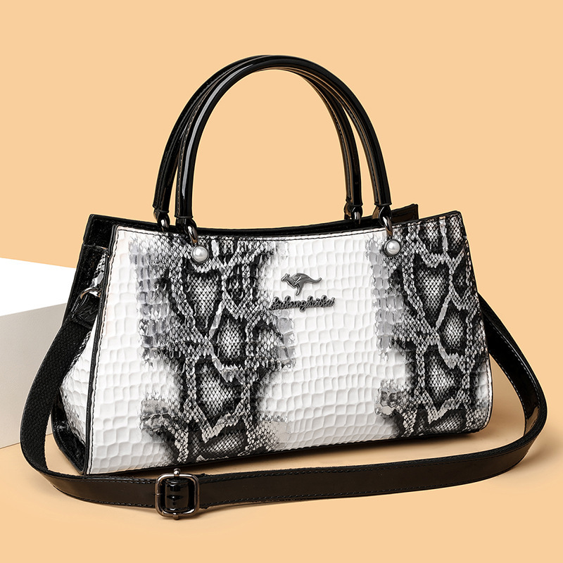 Designer Pack Snake Pattern Handbag Middle Aged Women S New Large Capacity Mom S Bag Versatile One Shoulder Crossbody Bag Free Shipping