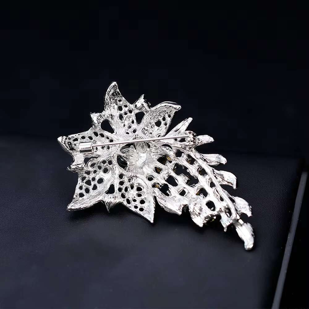 Vintage Bridal Brooch Rhinestone Alloy Flower Brooch Embellishment Clear Broach Pin Wedding Brooches