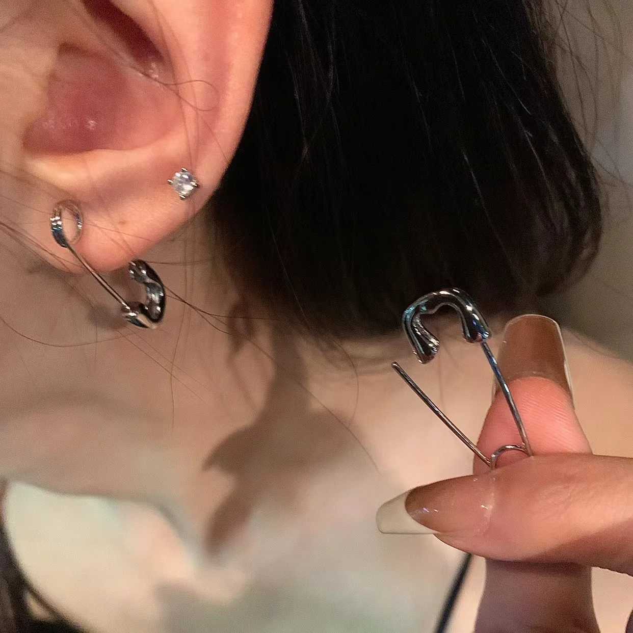 Korean Punk Rock Grunge Silver Color Metal Safety Pin Stud Earrings For Women Men 90s Aesthetic EMO Y2K Jewelry Accessories Y250510