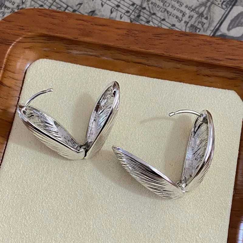 Vintage Metal Shell Stud Earrings for Women Punk Silver Color Texture Geometric Irregular Ear Buckle Jewelry Party Gift Y250510