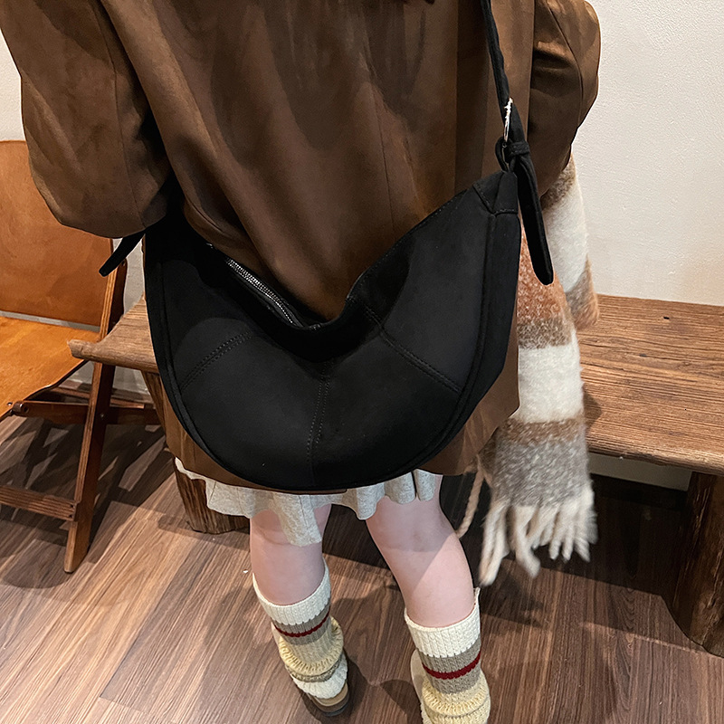 Large Capacity for Women 2025 New Fashionable Simple Single Shoulder Crossbody Women's Commuting and Leisure Dumpling Bag