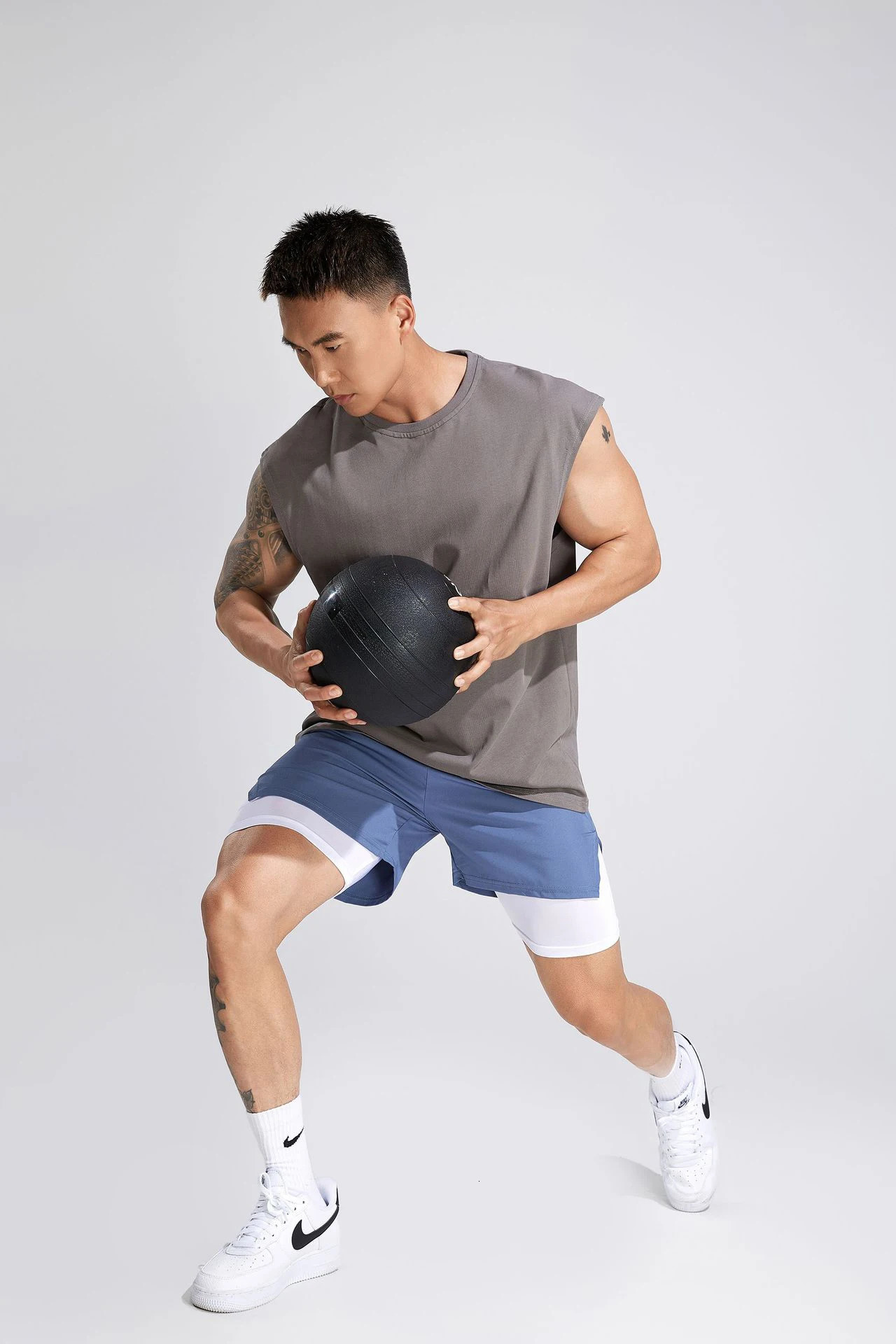 Mens stylish sports vest sleeveless fitness wear suitable for summer daily gym training China size 250513