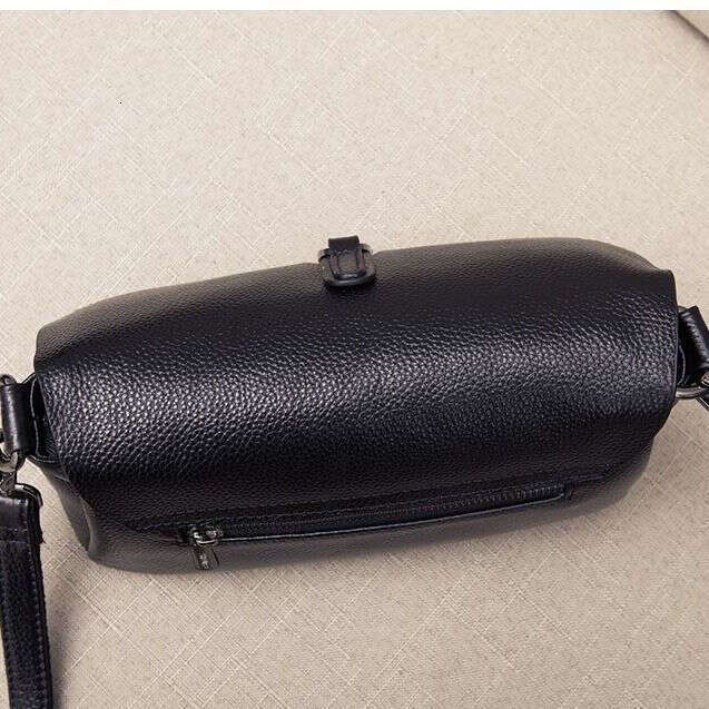 Pure 2025 New High end Genuine Leather Single Shoulder Crossbody Women's Lightweight and Versatile Handheld Large Capacity Bag