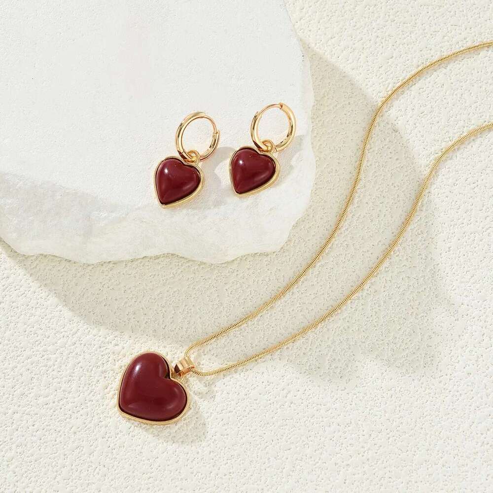 3Pcs Vintage Red Heart Pendant Set For Women Simple Gold Color Necklace Earrings Fashion Female Party Jewelry