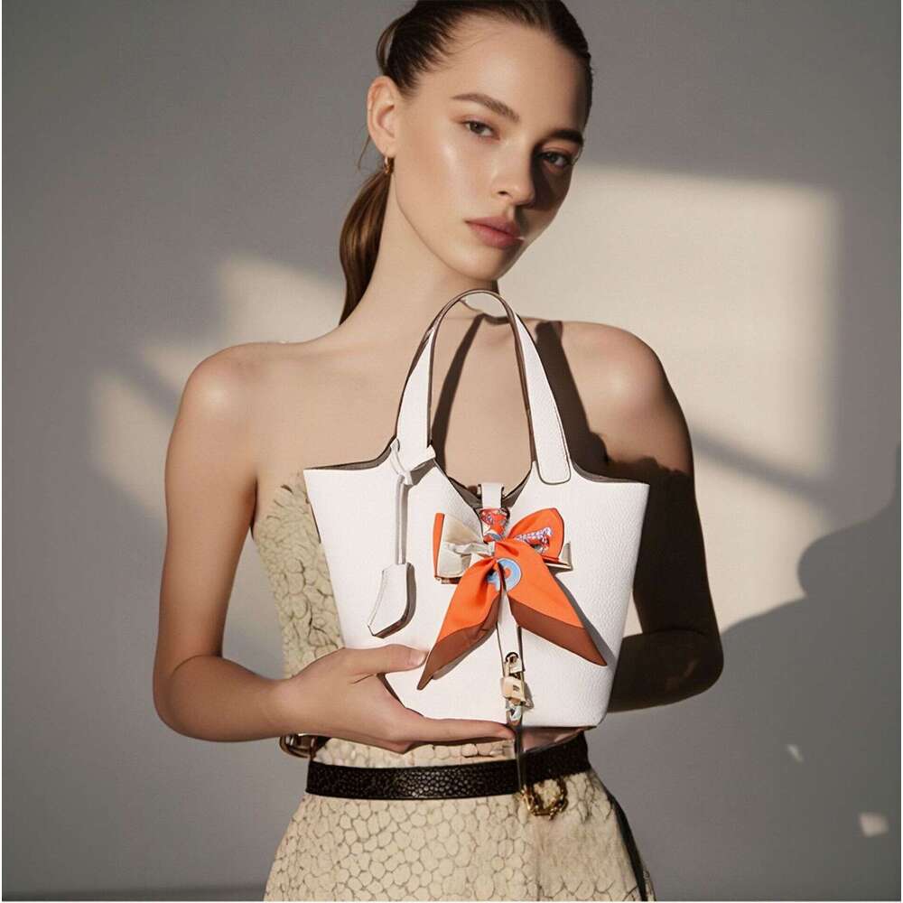 New water bucket, vegetable basket, women's leather top layer, hand-held mommy bride's wedding bag, high-end silk scarf