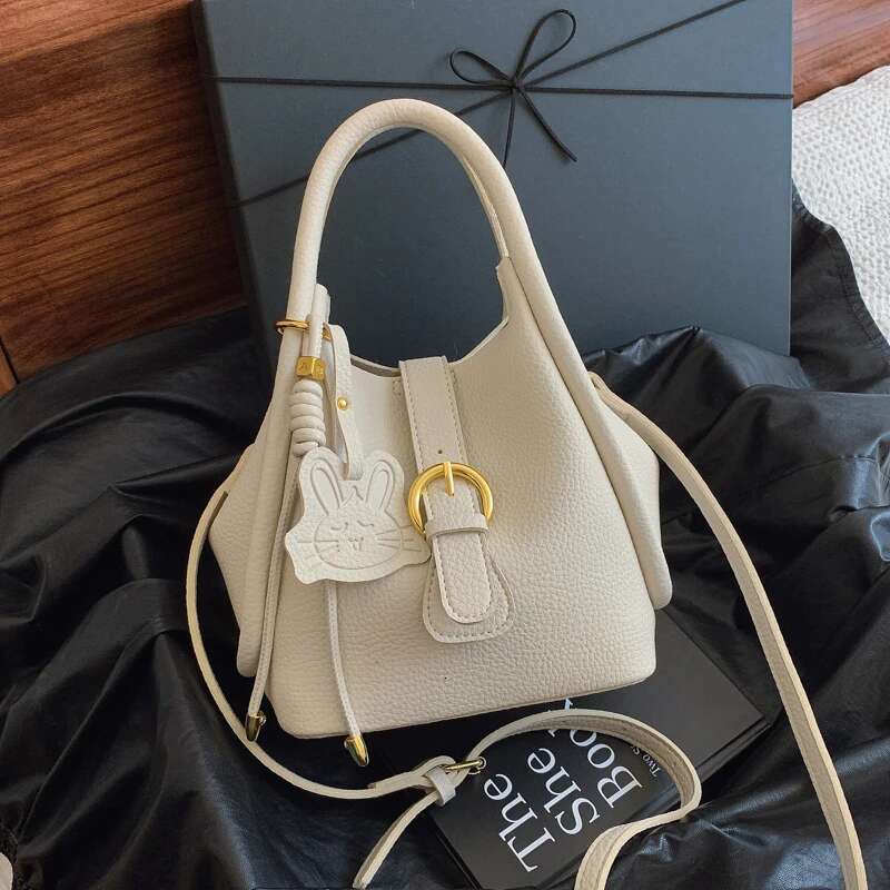 Brand New Women Handbags High Quality Leather Personalized Rabbit Pendant Exquisite Design Vegetable Basket Crossbody Bag