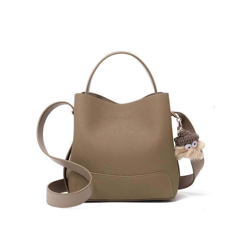 Leather bucket women's 2025 new large capacity shoulder cross-body high-end feeling mother bag