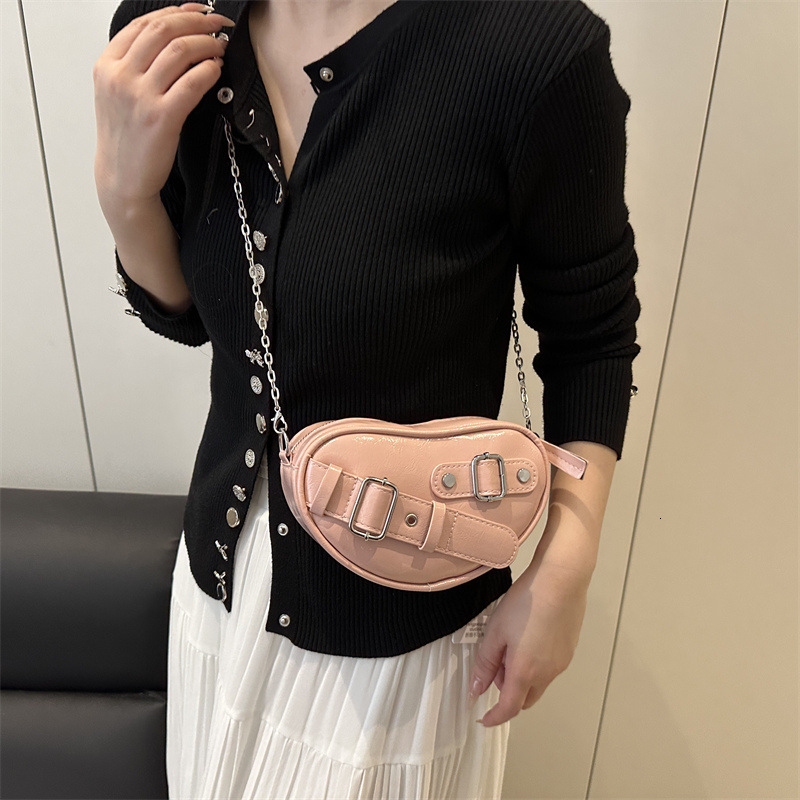 Small and high-end hand-held love women's 2025 summer new fashion versatile shoulder trendy armpit bag