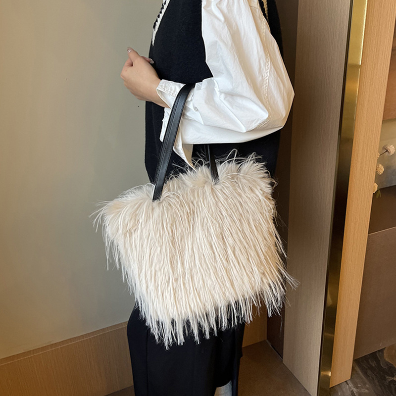 Autumn Winter Turkey Fury 2025 New Collection Forest Sweet and Western Style One Shoulder Handheld Tote Bag Trendy