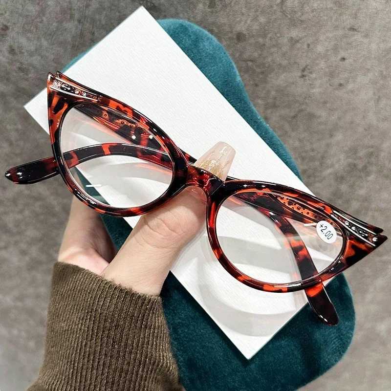 Classic Candy Color Reading Glasses New Diamond Inlaid Cat Eye Presbyopia Glasses Men and Women Eyeglasses Diopter 0 To +4.0 W250513