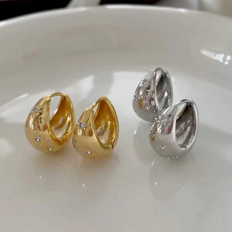 Luxury Top Quality Smooth Star Zircon Hoop Earrings for Women Girls Metal Chunky Sun Rhinestone Ear Buckle Punk Y2K Jewelry Y250510