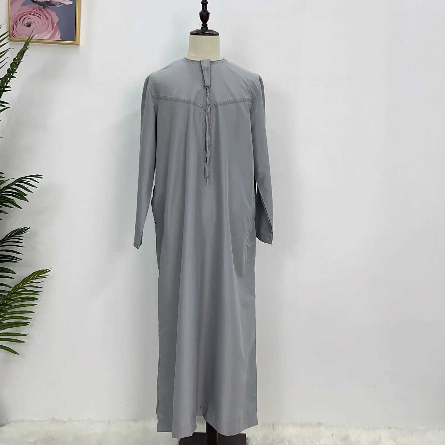 Saudi Arabic Robe Men Muslim Dress Tassel Abaya Dubai Kaftan Islamic Clothing Eid Djellaba Ramadan Jubba Thobe Daffah Dishdasha X250514