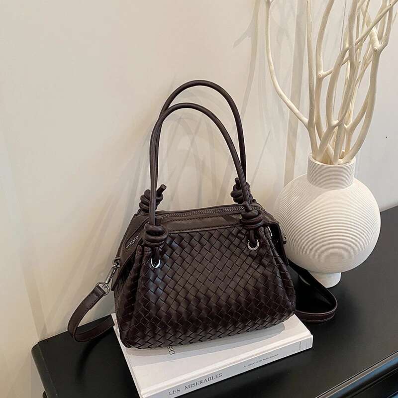 High-End Leather Tote Bag Women's Vintage Minimalist Crossbody Handbag Stylish Commuter Purse Solid Color Designer