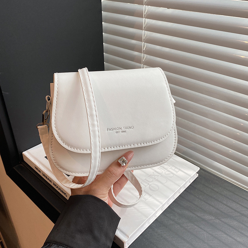 Free Delivery Designer Bag Candy Colored Autumn And Winter New Versatile Shoulder Fashionable Small Fresh High End Texture Saddle Commuting Crossbody 