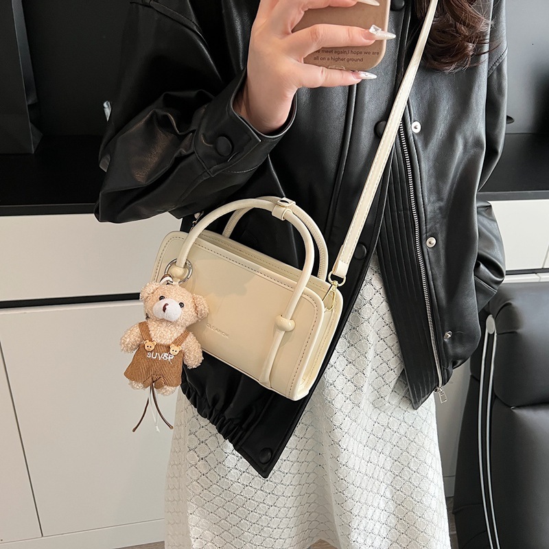 2025 New Fashionable Women's Spring/Summer Versatile Simple Female Designer Shoulder Crossbody Bag Cute Casual Handheld Small Square Bag High End