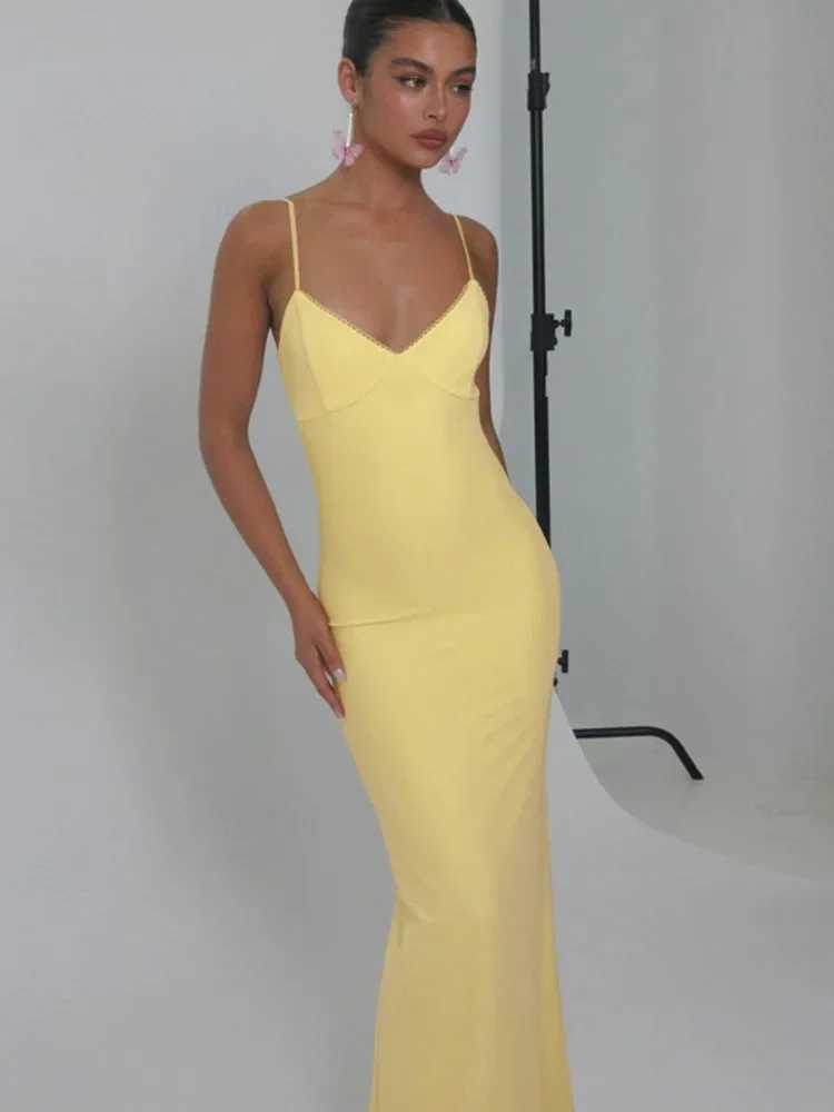 XIAOTANG Spaghetti Strap Backless Sexy Maxi Dress for Women Gown Summer New Yellow Sleeveless Bodycon Long DressXJ250514