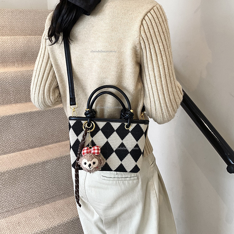 Casual Women's Handbag Free Shipping Designer Bag Lingge Fashionable Color Contrast Crossbody Bag New Cute Single Shoulder Phone Bag Makeup Bag