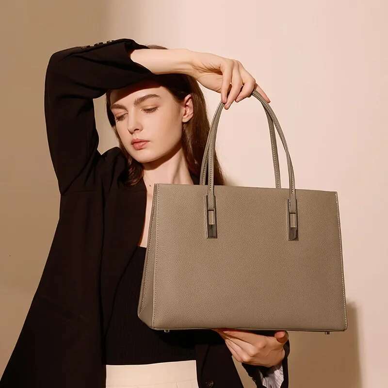 Women's Elegant Leather Tote Bags 2024 New Commuter Large Capacity First Layer Cowhide Shoulder Bag Handbags