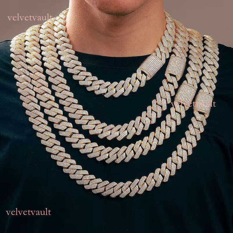 Iced sier Cuban chain necklace in men's hip-hop style, equipped with moissanite fashion accessories
