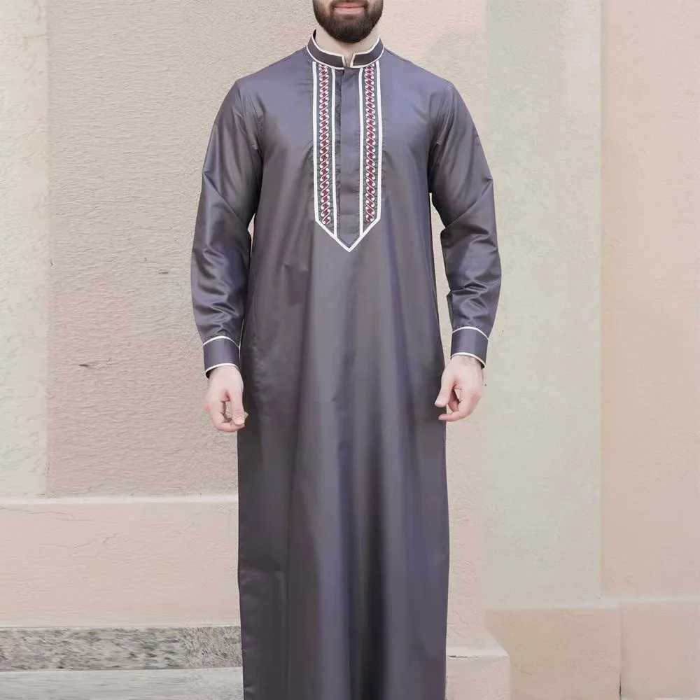 Traditional Muslim mens embroidered robe luxurious Arabic style long sleeved Abaya robe X250514