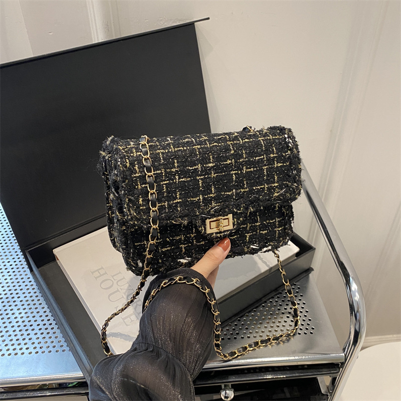 Free Delivery Designer Bag Small Square With Niche Design Chain 2025 Autumn New Style Women's Fashionable Commuting Simple Single Shoulder Crossb