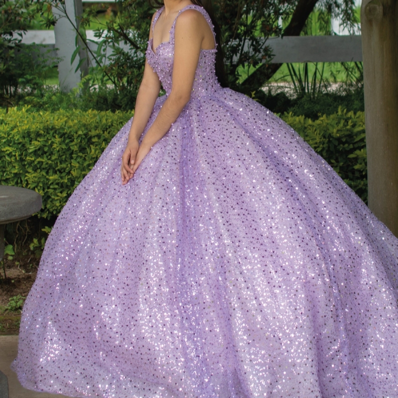 Lavender Shiny Quinceanera Dresses Off Shoulder Ball Gown Sweet 16 Dress Beading Sequined Tull Birthday Party Vestidos 15 De Anos