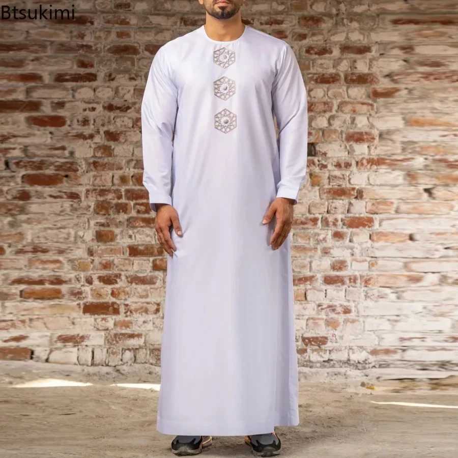 2025 Ethnic Style Mens Muslim Jubba Thobe Fashion Patchwork Embroidery Abaya Men Stand Collar Saudi Arab Kaftan Islam Long Robe X250514