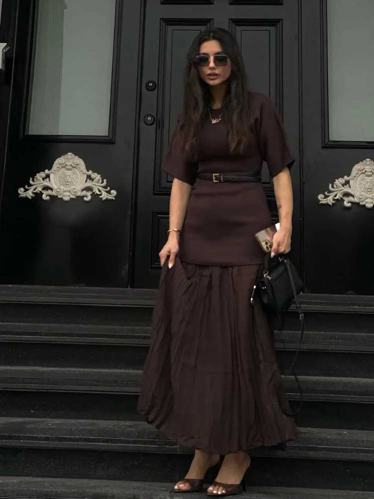 Retro Coffee Colored O-neck Half Sleeve Womens Dress Elegant Pleat A-line Maxi Dresses Spring New Chic High Street Casual GownXJ250514