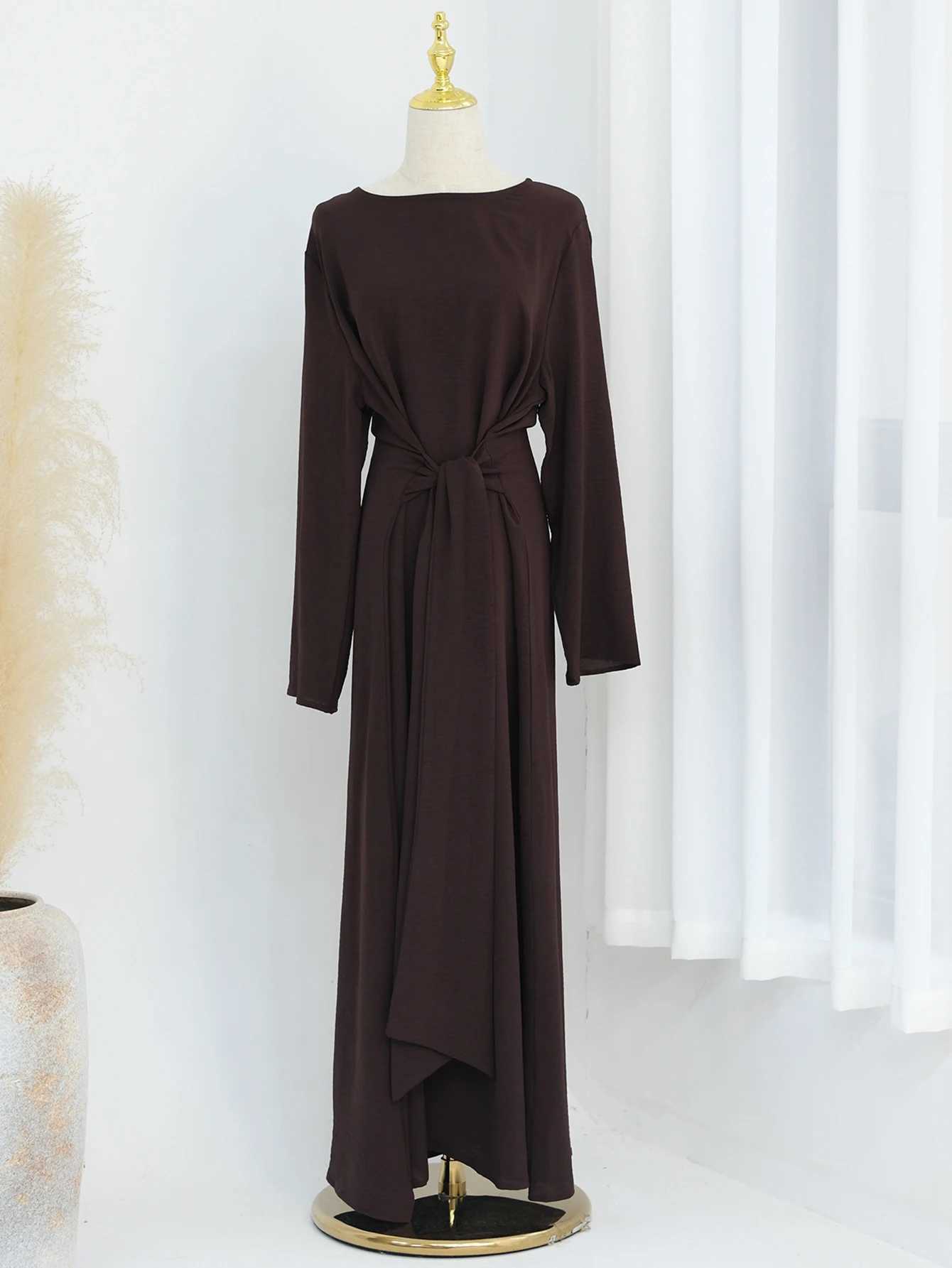 2025 Fashion Dubai Solid Belt Long Dresses For Muslim Woman Elegant Casual Marocain Islam Saudi Plain Caftan Turkish Clothing X2505141