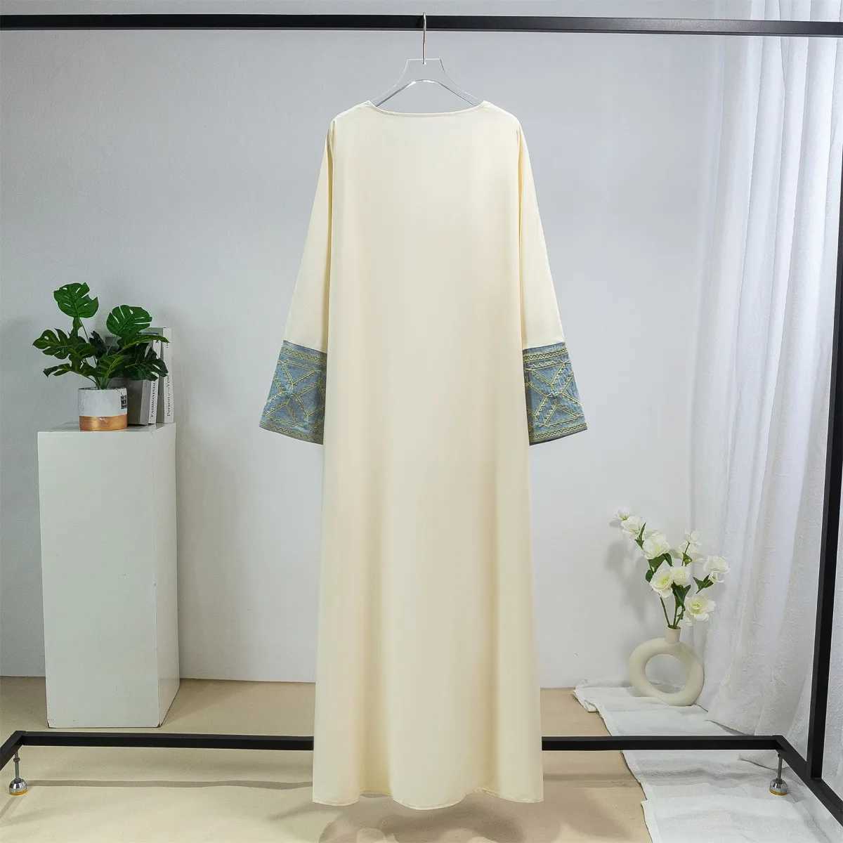 Embroidery Prayer Dress Muslim Kaftans Long Slve Loose Maxi Length Ramadan Dresses Islamic Clothing Women Abaya Muslim Jilbabs X250514