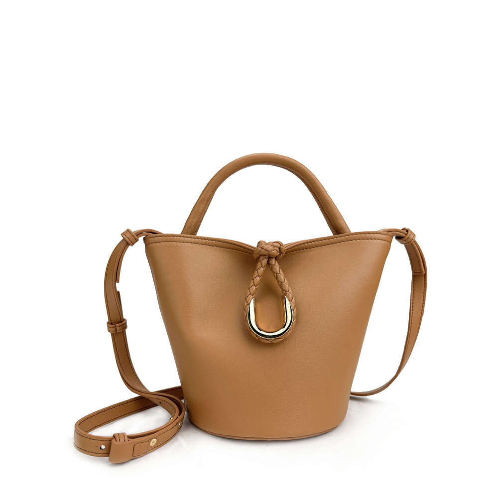 New One Shoulder Bucket Handbag Fashion Versatile Diagonal Cross Leather Women's Bag