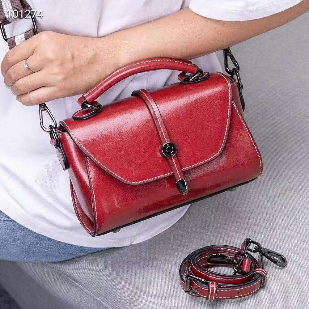 Cowhide small fashionable versatile handbag, shoulder women's temperament crossbody bag, 2025 new style, chic and elegant clothing