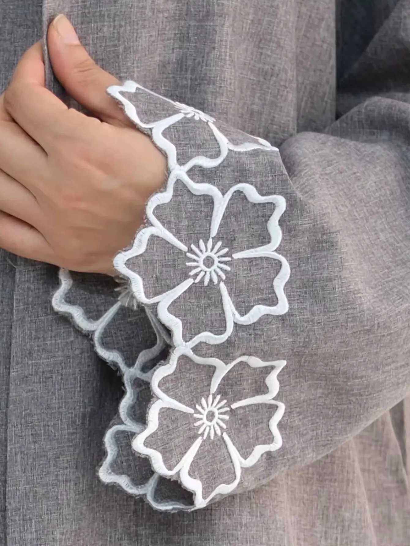 Sophisticated Grey Abaya with Flower Patterned Cuff Embellishments Popular Dubai Islam Turkey Muslim Women for Ramadan Kaftan X250514