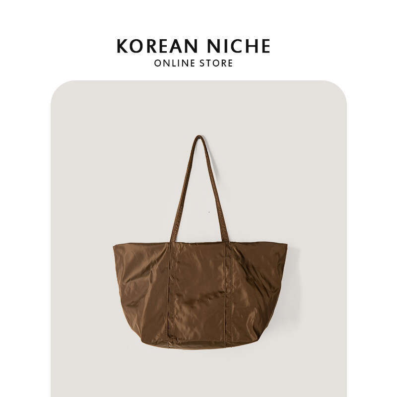 Small Fragrant Design, Waterproof Nylon Cloth For Women's Spring 2024 Commuter Versatile Large Capacity Tote Bag