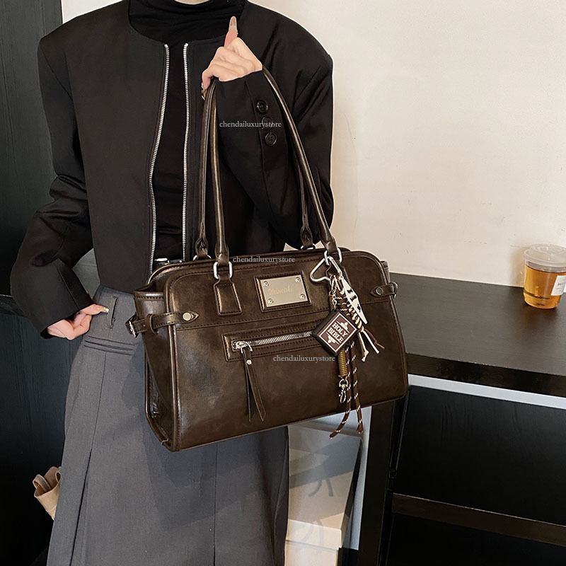 Business Women's Shoulder Bag Free Shipping Designer Bag New High-quality Fashion Handbag Large Capacity Work Travel Commuting Crossbody Bag Brie