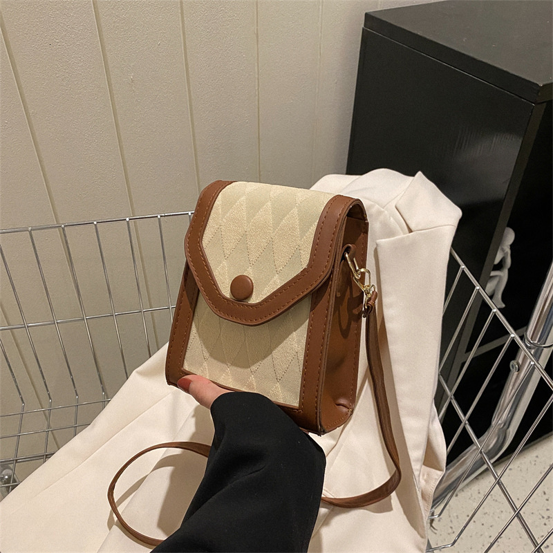 Free Delivery Designer Bag Online Celebrity Patchwork Lingge Small In Early Spring 2025 New Fashion Single Shoulder Crossbody Textured Mobile Phone Fo