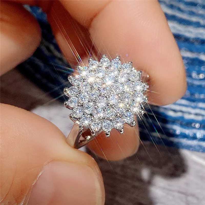 925 Sterling Silver Female Ring New Flower Luxury Inlay AAA CZ High Quality Fashion Wedding Bands Ring Jewelry for WomenXJ250514