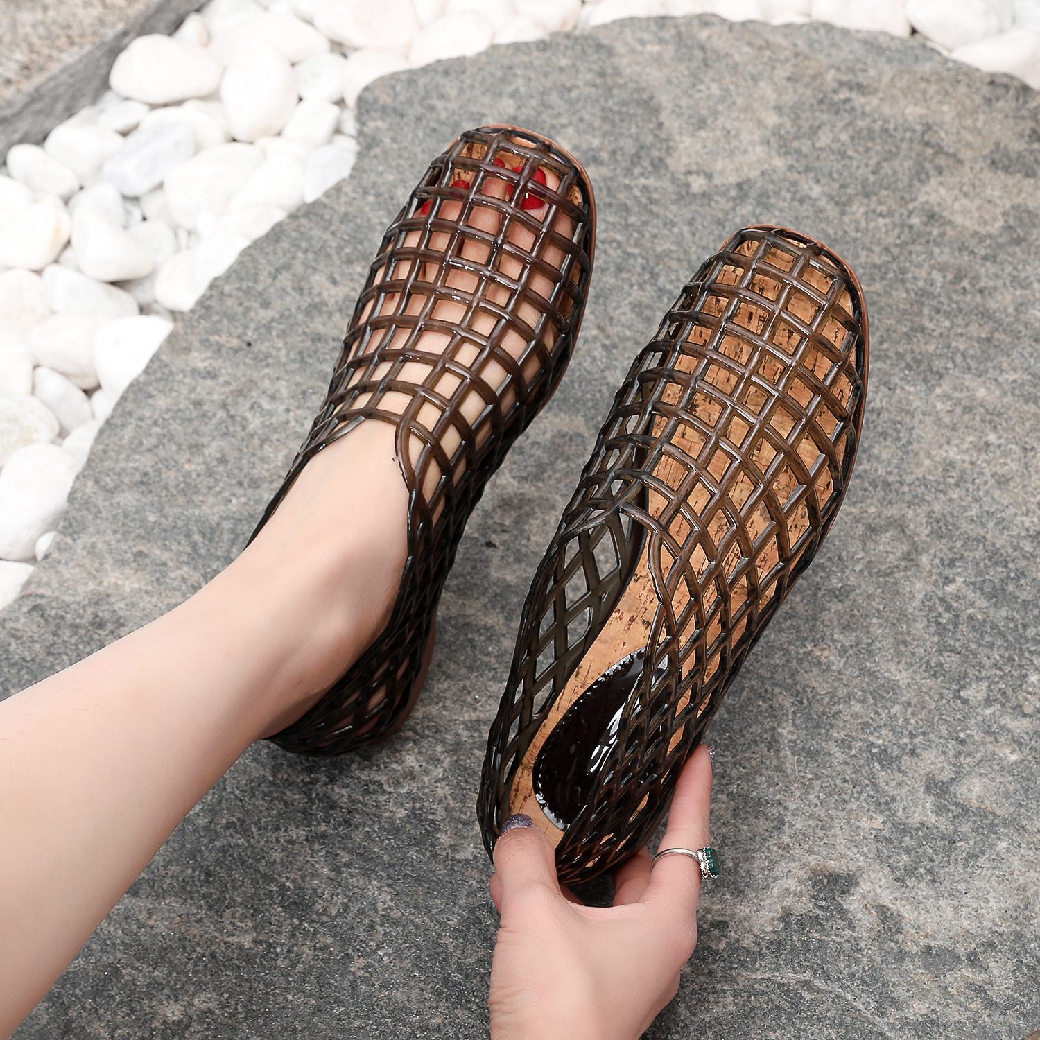 Designer single footed beach crystal jelly sandals, hollow flat hole comfortable shoes, 2025 Korean version women's casual shoes