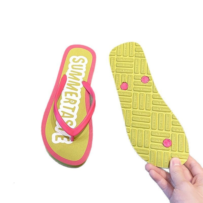 2025 New Summer Internet Celebrity Word Drag Women's Thick Bottom Outdoor Wear Beach Fashion Clip Toe Cool Slippers Women ddmythur