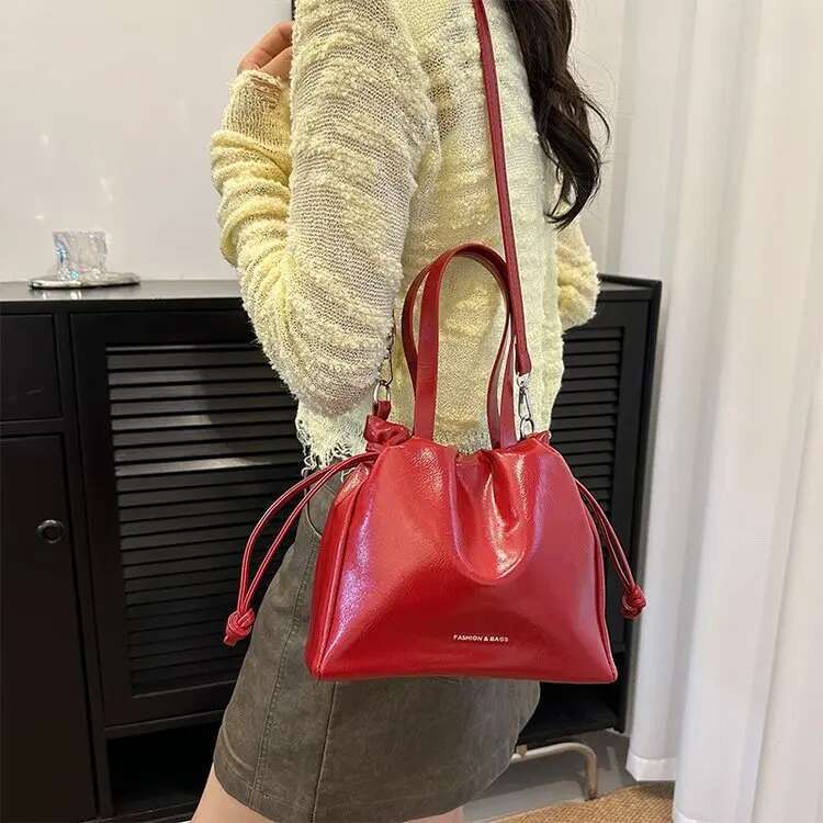 2025 Summer Spring Women PU Shoulder Bag Non-Slip Strap Casual Purse Stylish Handbag Ed Design Zipper Pocket Medium Size