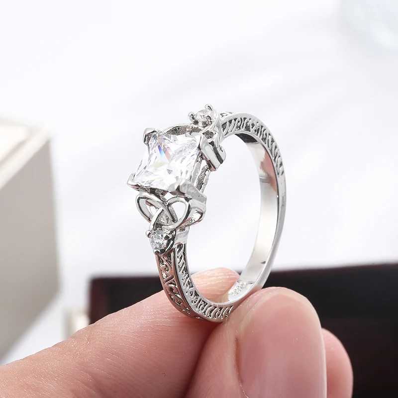 New Ring for Women Classic Shiny AAA Zircon Ring Stylish 925 Silver Plated Jewelry Anniversary Gift Engagement JewelryXJ250514