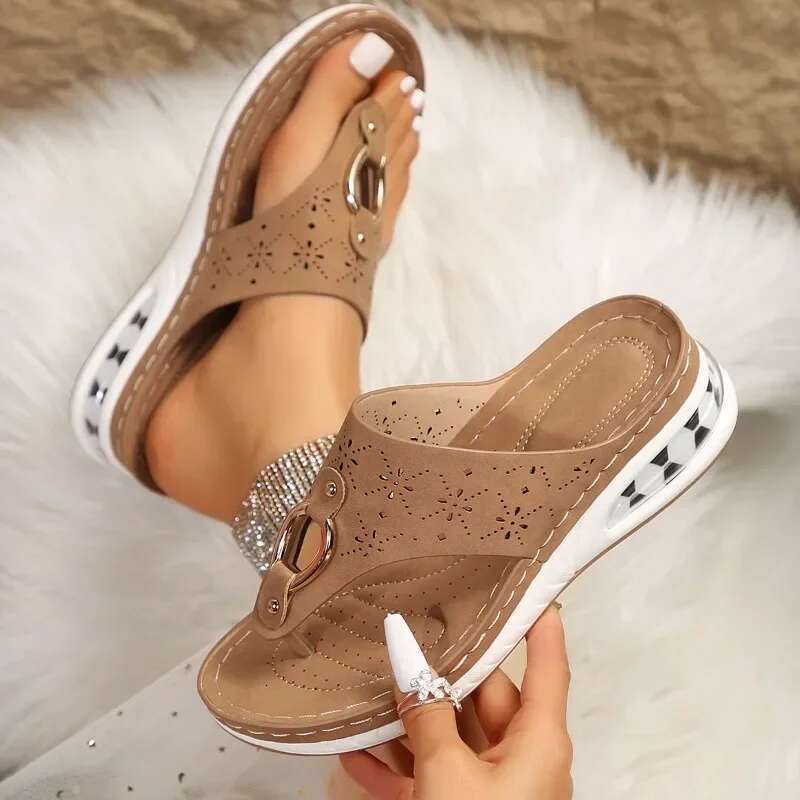 2025 New Summer Wedge Open Toe Sandals Retro PU Casual Thick Bottom Beach Women's Slippers