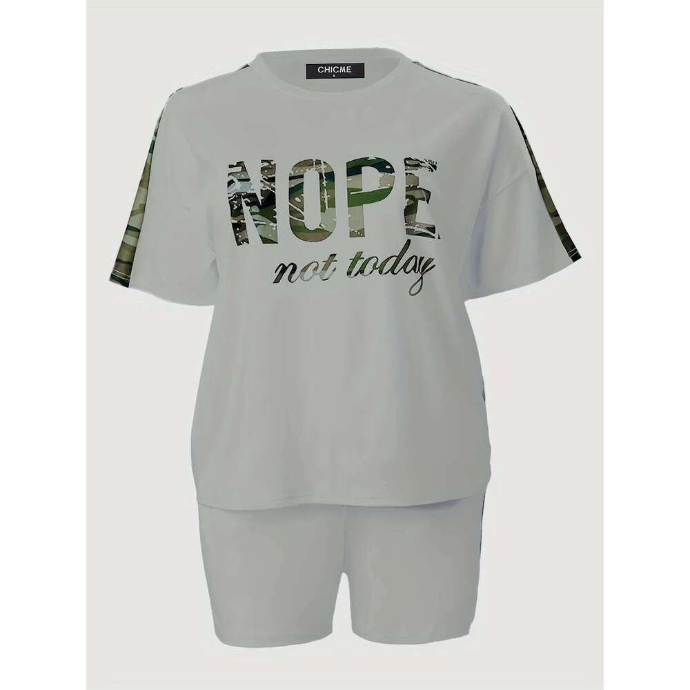 Size Two Set, Women's Plus Letter Print Contrast Panel Short Sleeve Tee & Shorts Outfits 2 Piece Set