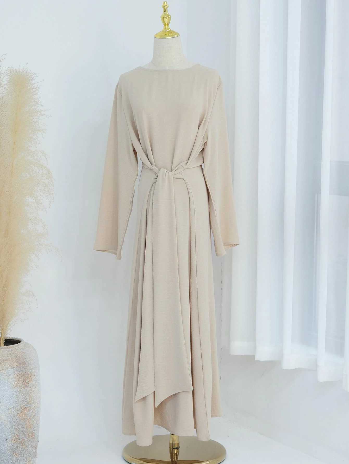2025 Fashion Dubai Solid Belt Long Dresses For Muslim Woman Elegant Casual Marocain Islam Saudi Plain Caftan Turkish Clothing X2505141