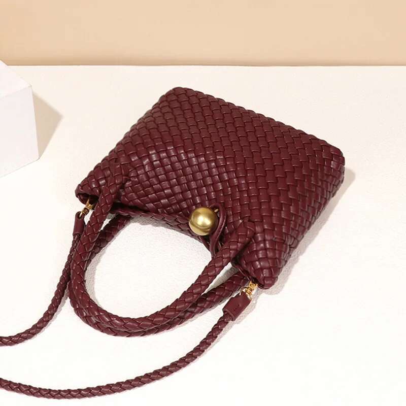 High-Grade Women's Niche Crescent Solid Color Fashion Bag Hand-Woven Crossbody Bags Temperament Unique Woven Handbag