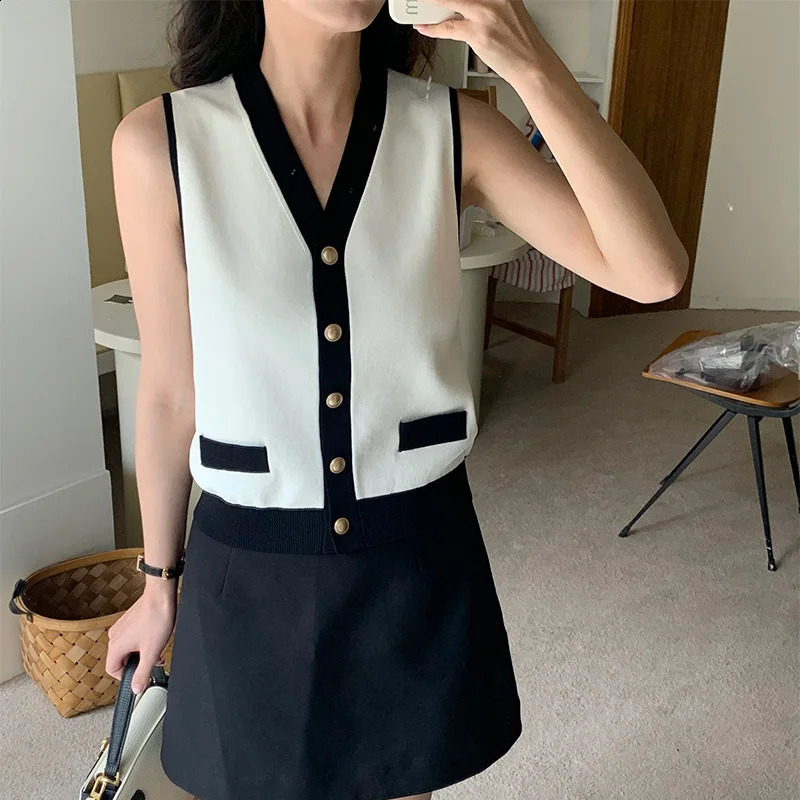Vneck Classic Vest Womens 2025 SpringSummer Viscose Basic Button Up Tank Outfit Women Clothes Old Money Top Good Quality 250506
