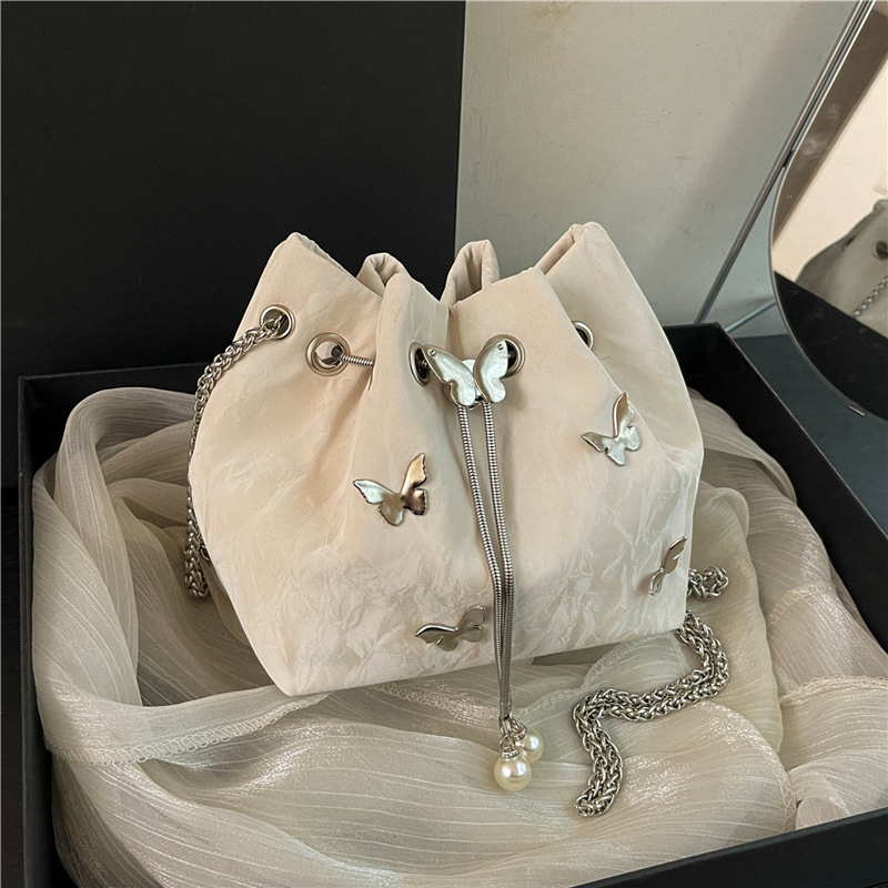 Free Delivery Designer Bag Niche Design Pleated Drawstring Butterfly Shoulder Crossbody 2025 Autumn New Style High End Versatile Chain Bucket Luxury B
