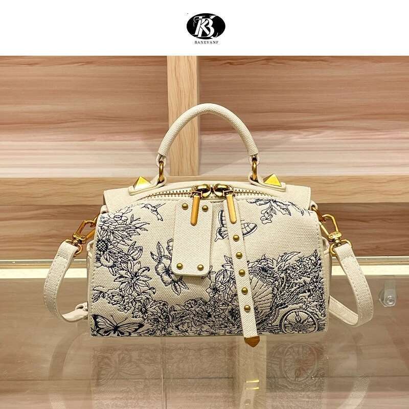 Ladies Embroidery Handbag Fashion Hundred Crossbody Wealthy Popular Shoulder Boston Bag Pillow Shape PU Material